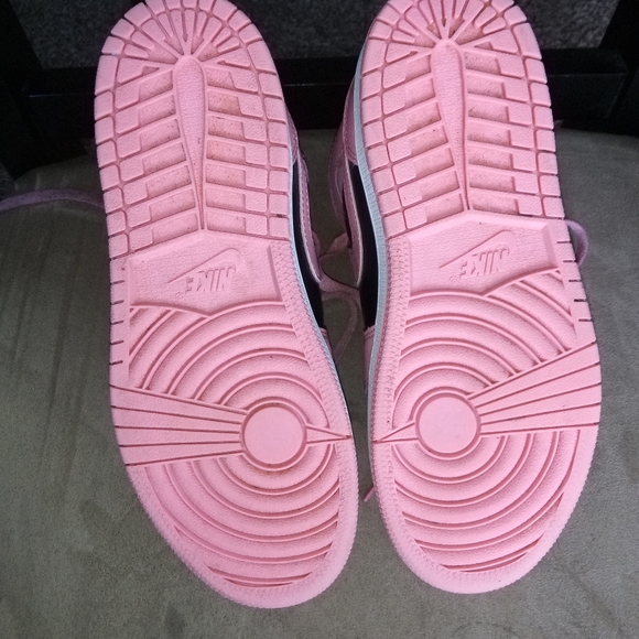Nike Air Jordan 1 Mid Pink Coral Chalk Pinksickle PS 3Y Barbie￼ - Picture 6 of 6